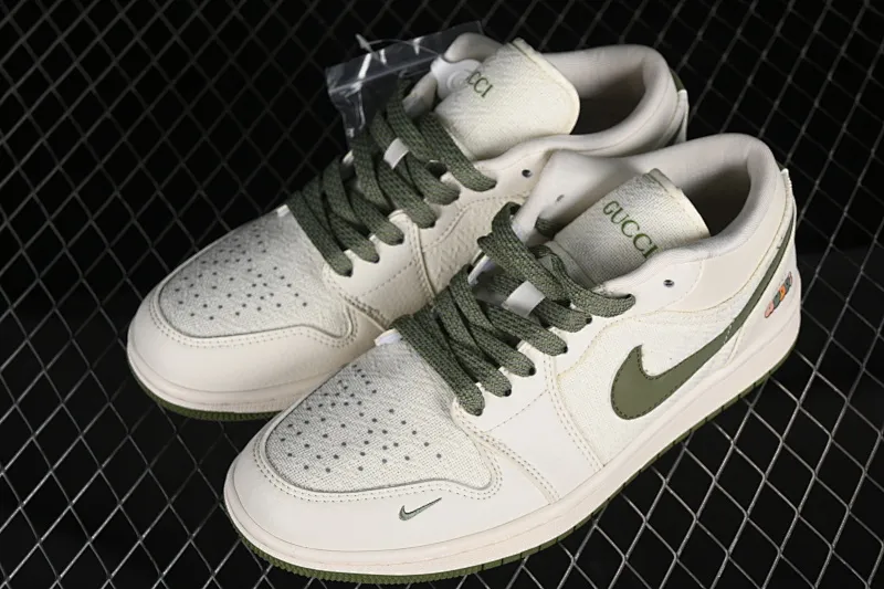 All categories Air Jordan Jordan series basketball shoes Air Jordan 1 Low High-end customized low-top sneakers Air Jordan 1 Low AJ1 Joe 1 Gucci joint-beige knitted High-end customized low-top retro basketball shoes DM5688-103